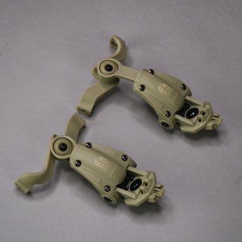 Кріплення для навушників Earmor на рейки ARC - NeckFlip Helmet Rail Mount Kit (TAN)